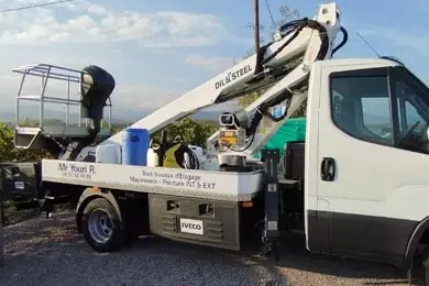 Camion équipé nacelle élévatrice Youri Multiservices pour travaux de couverture Colmar