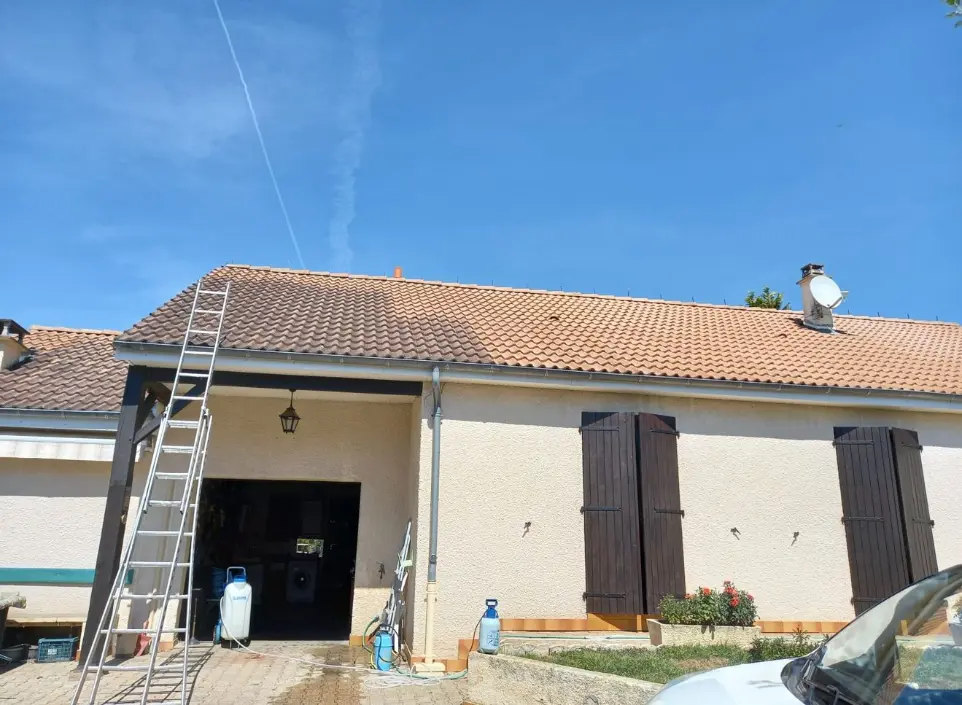 Couvreur Colmar intervention toiture tuiles romanes maison individuelle